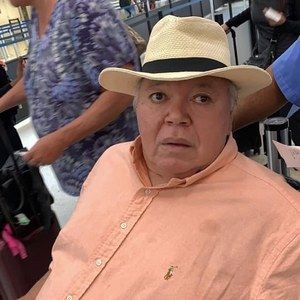 Meet your Posher, Evaristo e.